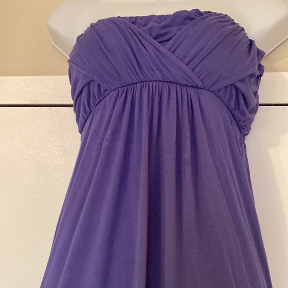 Lavender Strapless Dress. - Picture 2 of 4